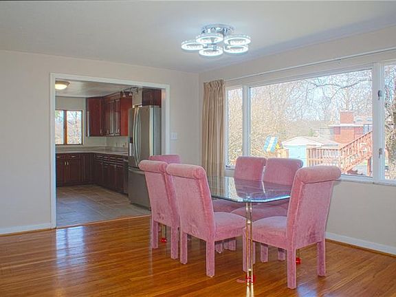 4th image of 1917 Shady Oak Dr