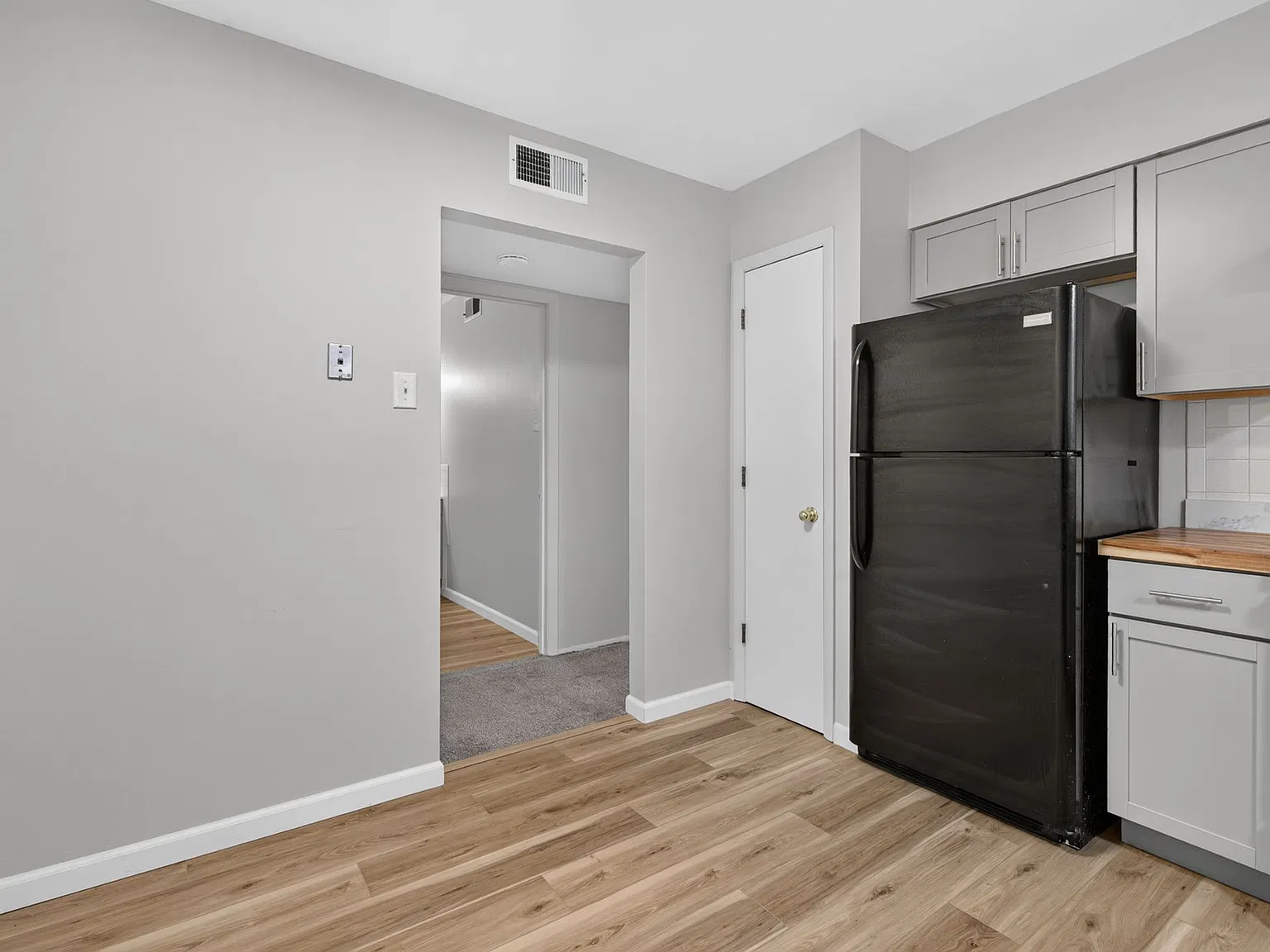 2 bed, 864 sqft, $1,250 — Photo 4