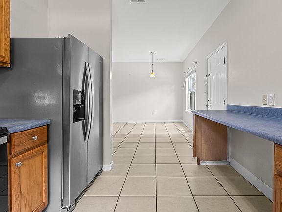 4th image of 601 S Cedar St #601