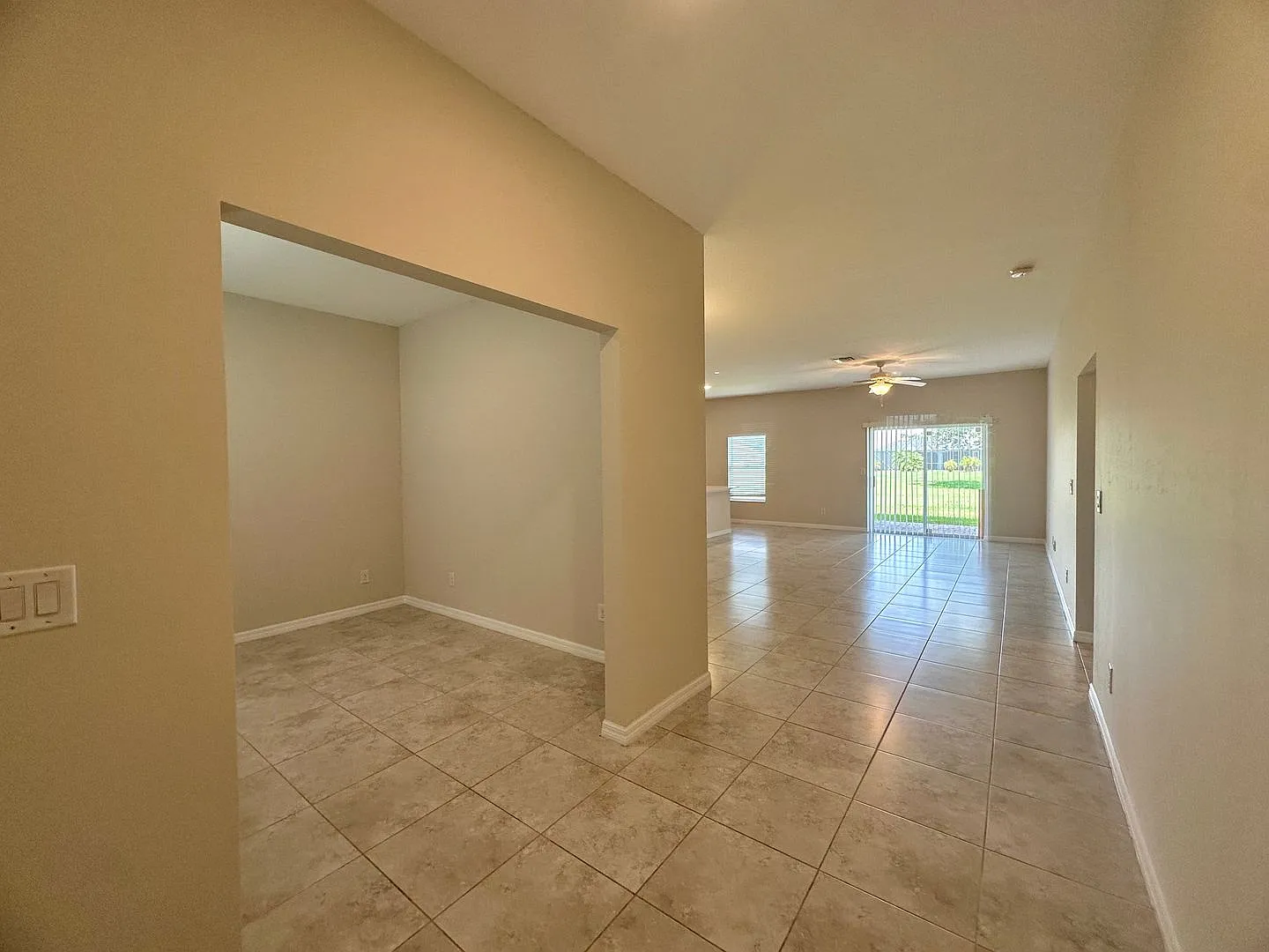 3 Bed + Den with 2 Baths & 2 Car Garage in Deep Creek! — Photo 4