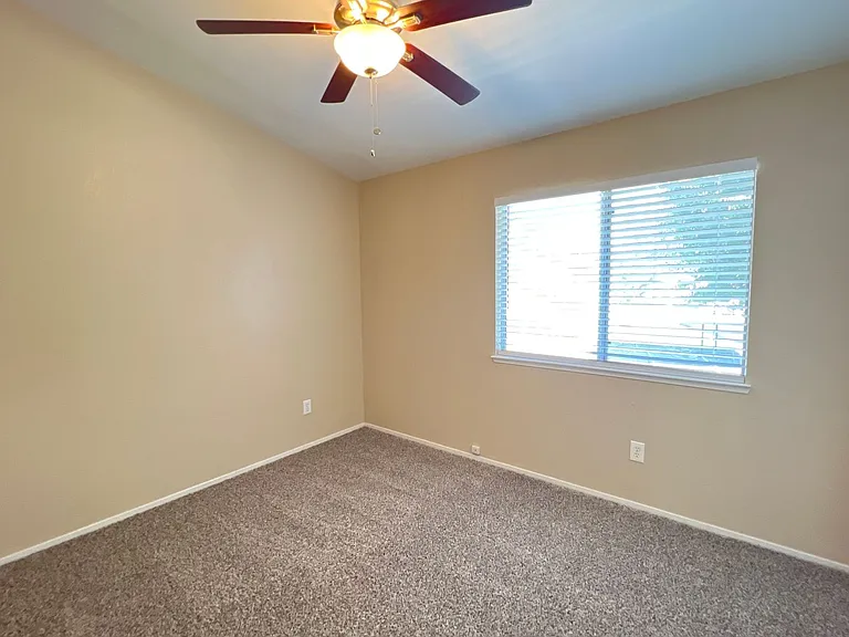 2600 Brookside Dr #20 — Photo 13