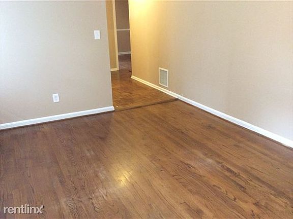 3rd image of 1009 Hyacinth Dr
