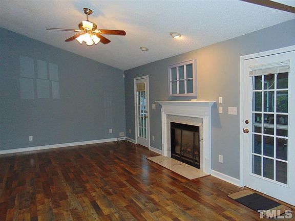 5th image of 3577 River View Cir