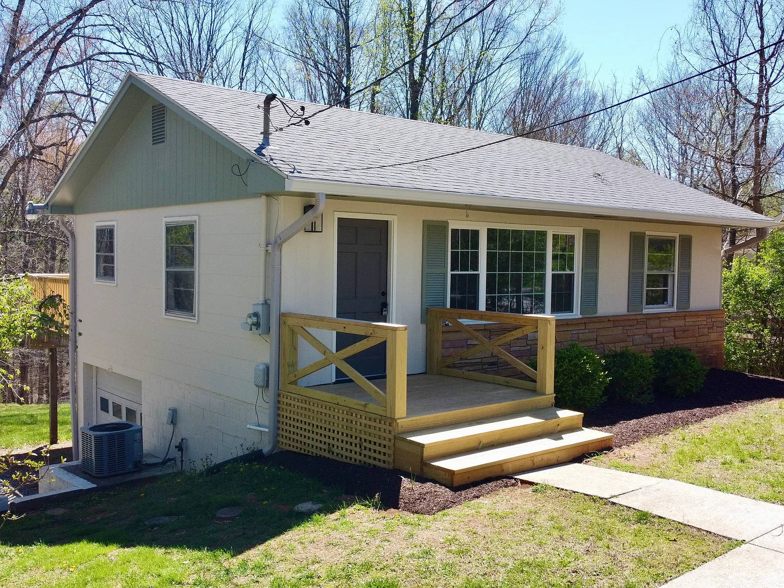 2 bed, 1216 sqft, $2,200 — Photo 1