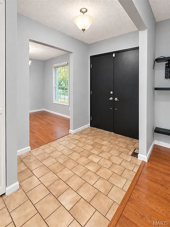 3 bed, 3.0 bath, 1617 sqft, $2,800 — Photo 2