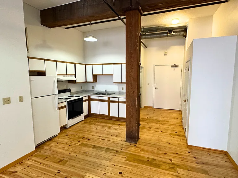 Tilsner Artist Lofts — Photo 8