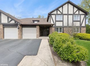 18 Sauk Trl APT 1, La Grange, IL 60525