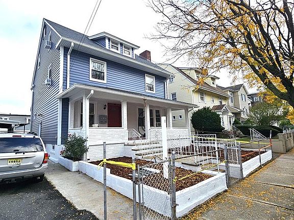 3rd image of 647-649 28th Street