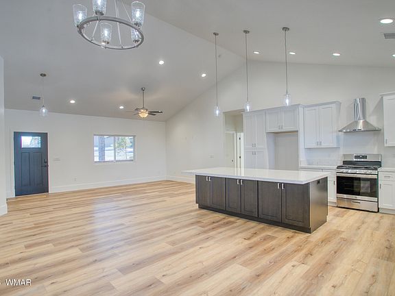 5th image of 1028 School House Ln