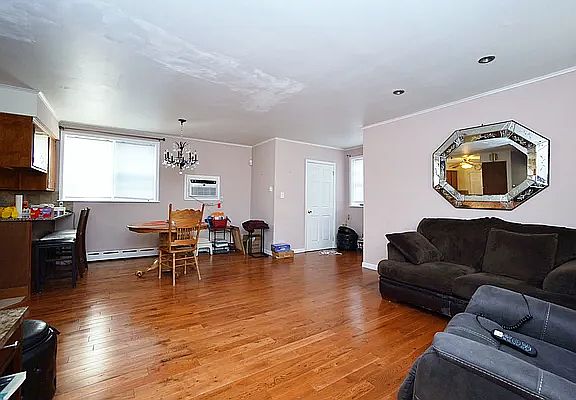 5th image of 7018 Avenue W
