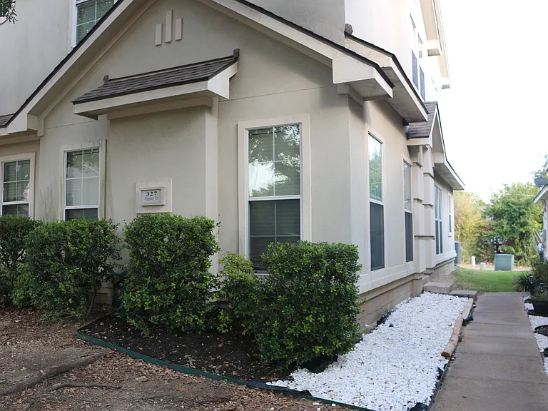 327 Regency Dr — Photo 22