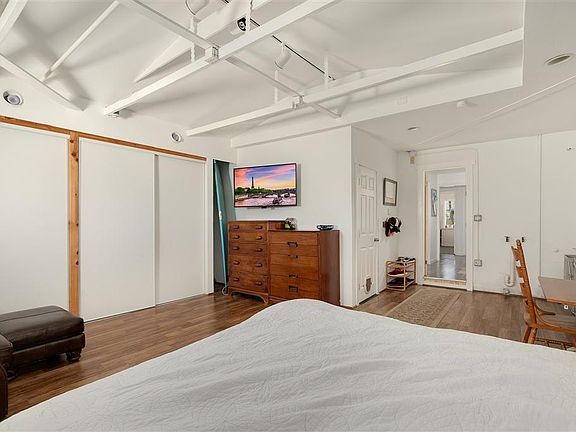 4th image of 3073 Luna Ave