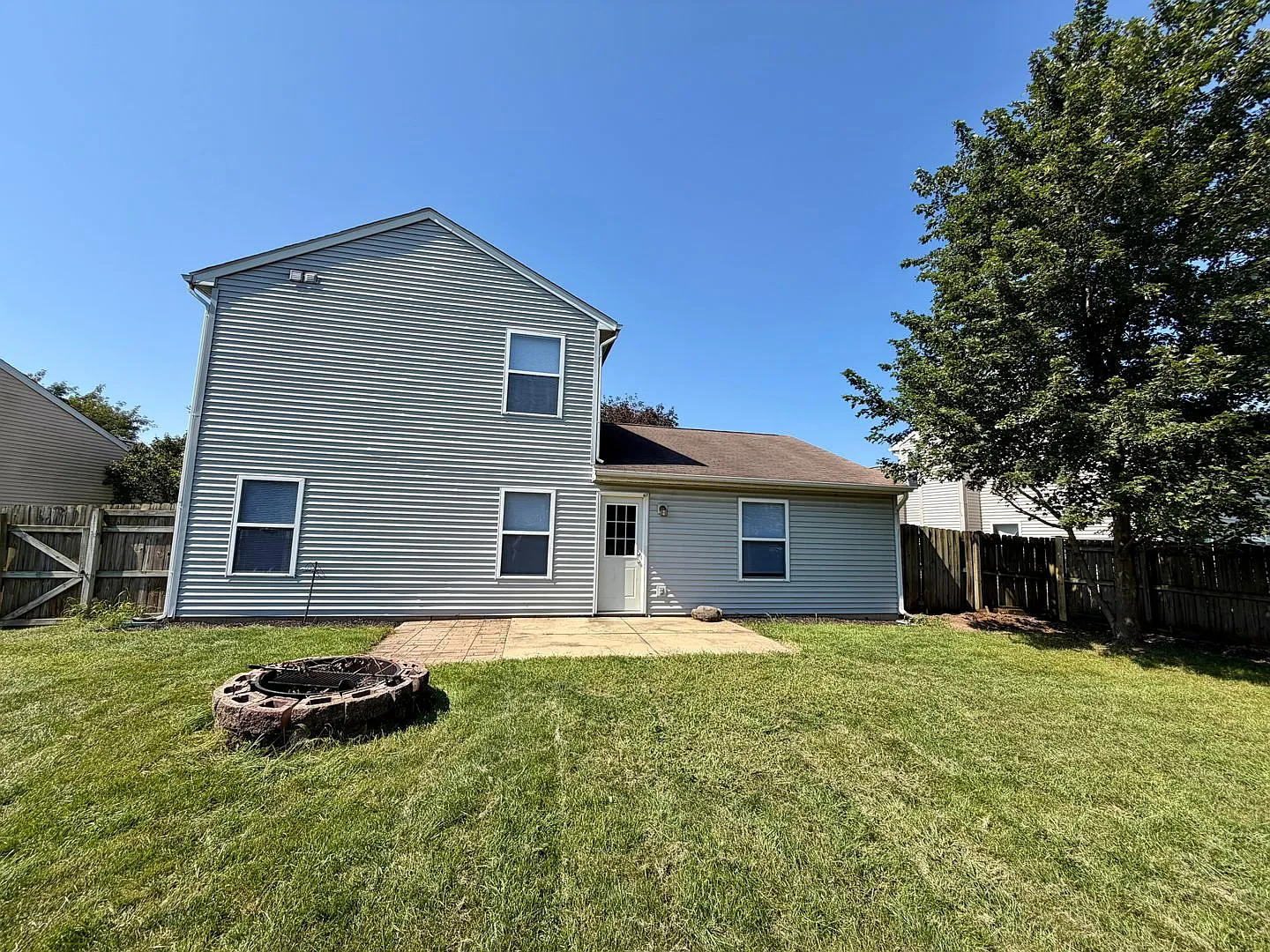 3 bed 2.5 bath house 3619 Starks Dr. — Photo 2