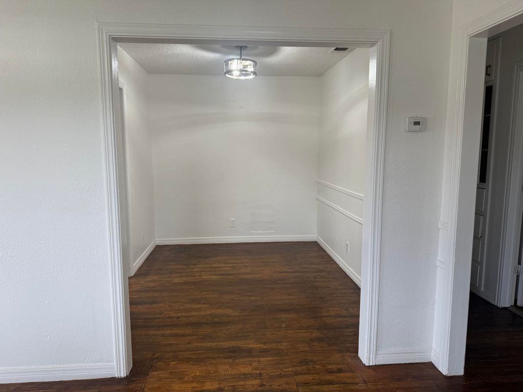 211 11th St, Levelland, TX - View 3