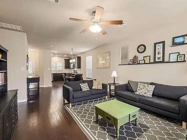 1020 Horne Dr — Photo 3