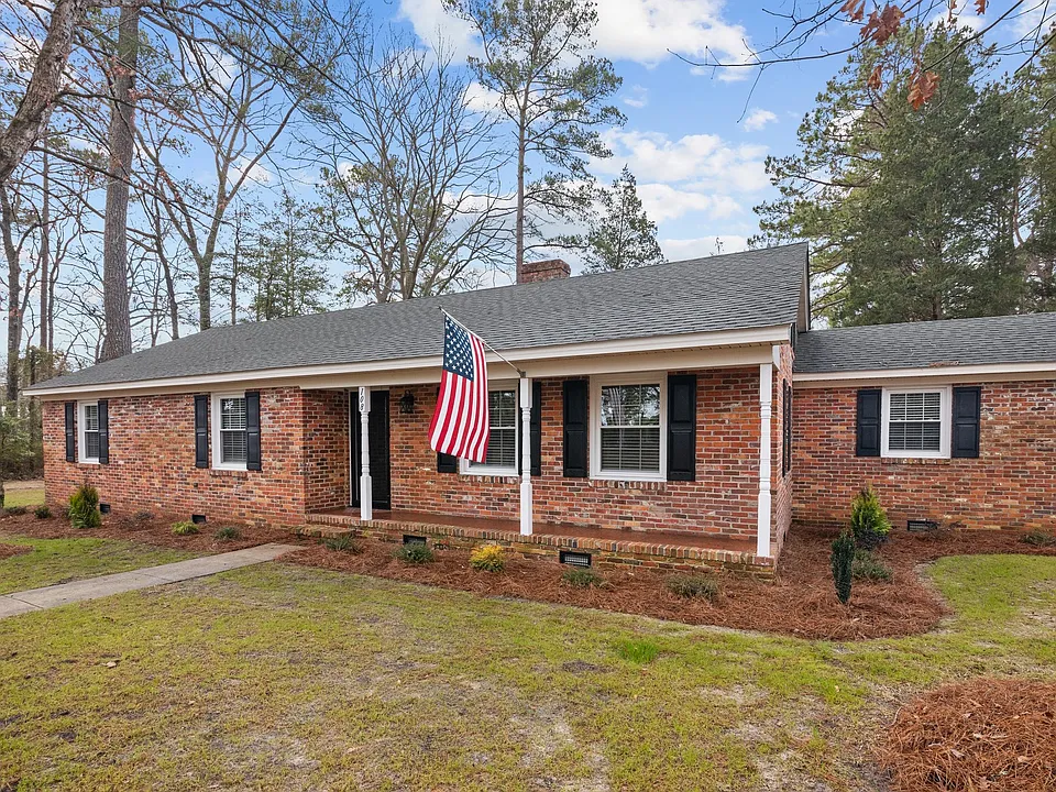108 Ridgewood Cir