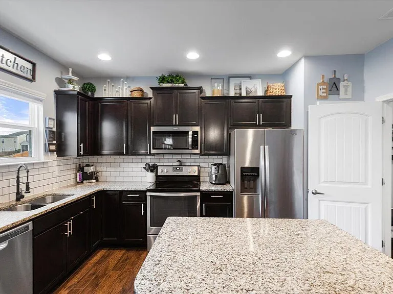 2678 Averon Dr — Photo 9