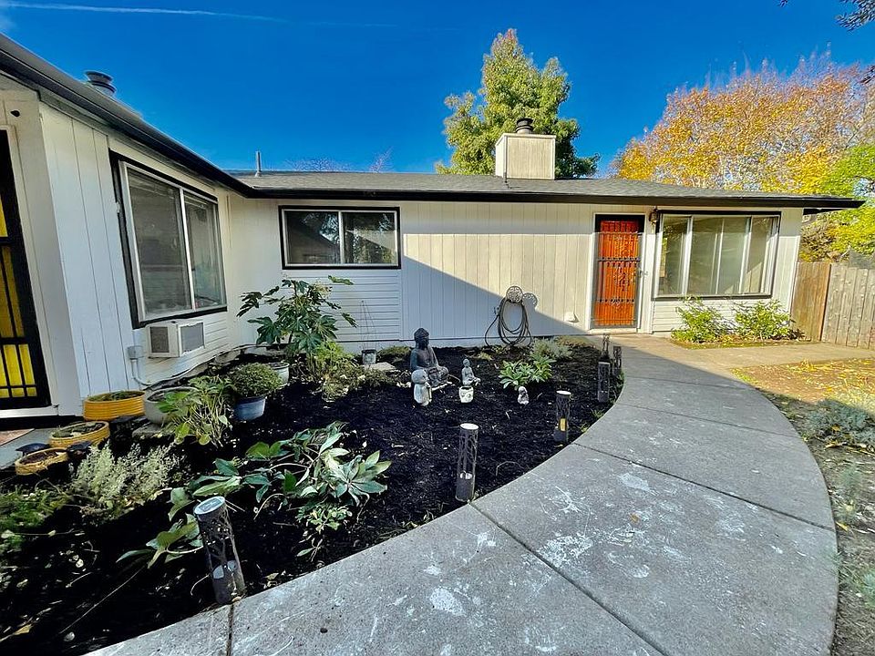 Front door and entrance to the unit.