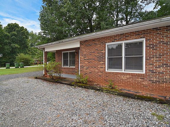 5th image of 335 Sunny Hill Dr #335