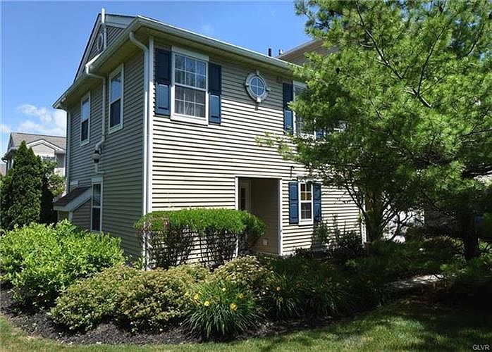 1st image of 872 Nittany Ct