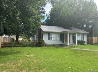 620 School St, Nokomis, IL