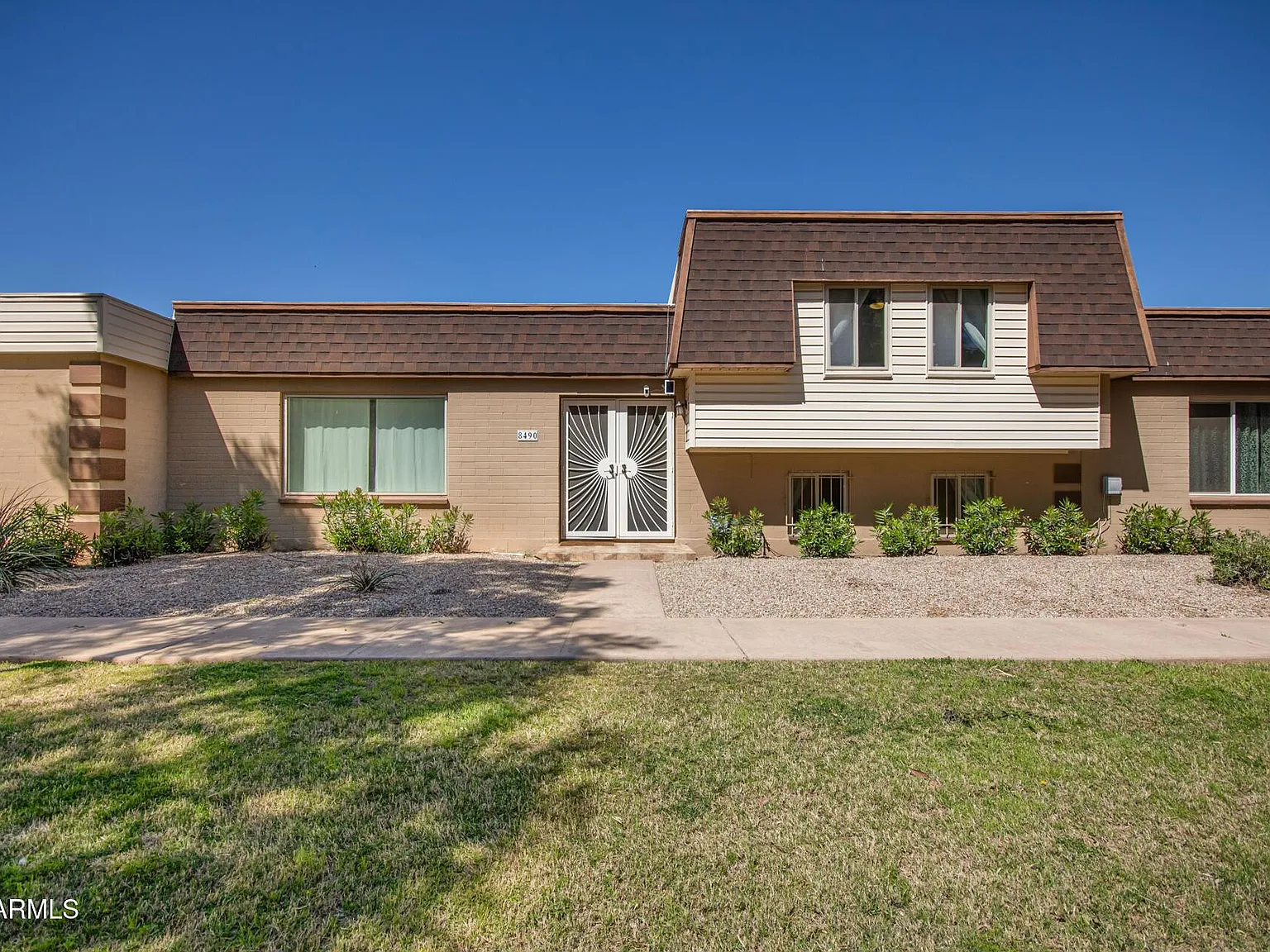 3 bed, 2.0 bath, 1676 sqft, $2,995 — Photo 1