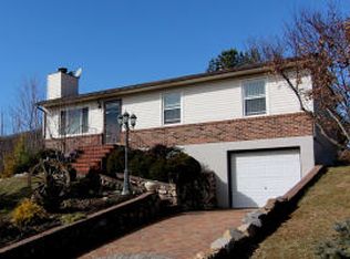 5471 Winterset Dr, Roanoke, VA 24018