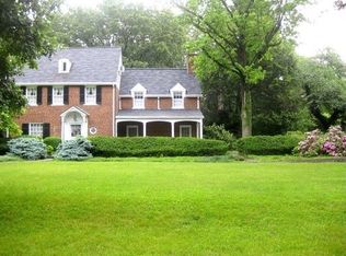 737 Golf View Rd, Moorestown, NJ 08057