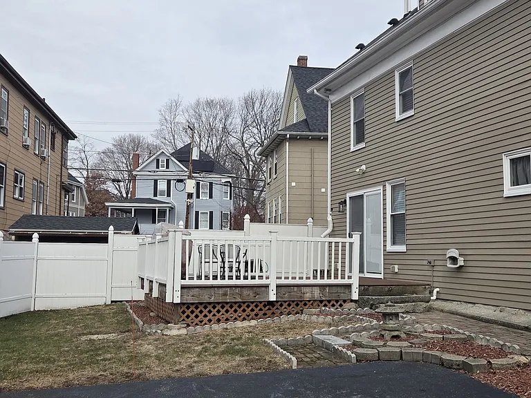 28 Pearl St — Photo 6