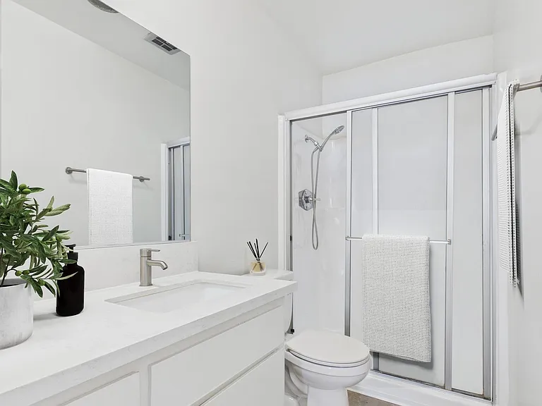 13157 Riverside Dr — Photo 11