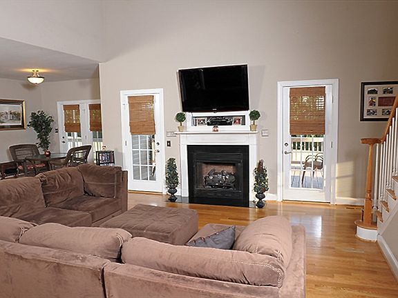 4th image of 1022 Kestrel Ct