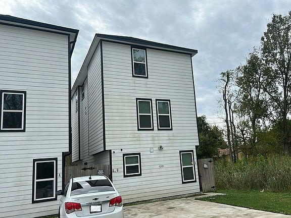 3rd image of 8330 Parker Rd