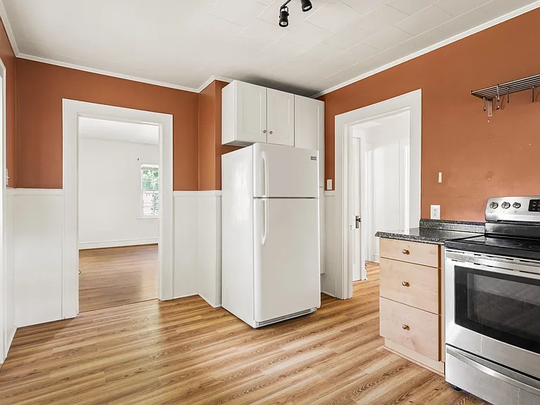 1806 Green St — Photo 8