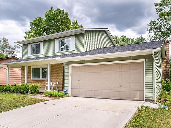 3rd image of 5528 Maple Canyon Ave
