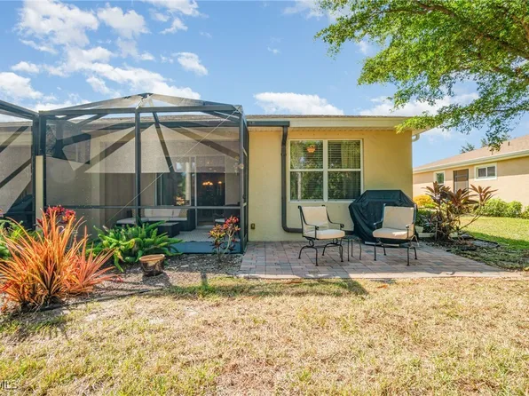 20585 Chestnut Ridge Dr, North Fort Myers, FL 33917