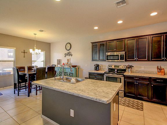 3rd image of 8764 N Black Pine Dr