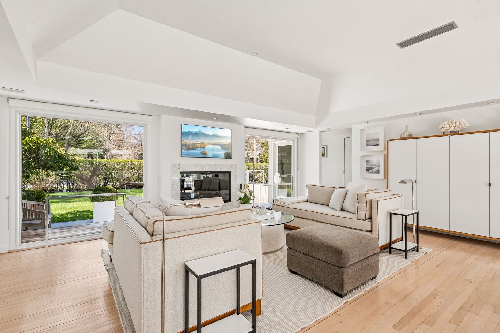  living room open concept to dining area