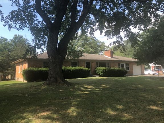 3rd image of 9806 Holiday Dr