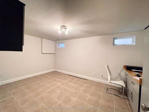 3rd image of 29 Chipping Rd #Basement