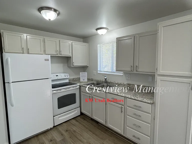 3621 S Chatterleigh Rd — Photo 4