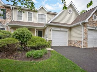 32 Patriot Hill Dr, Basking Ridge, NJ 07920