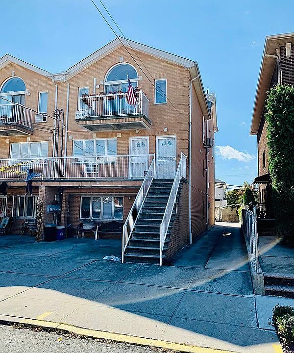 1st image of 952 E 79th St #2A