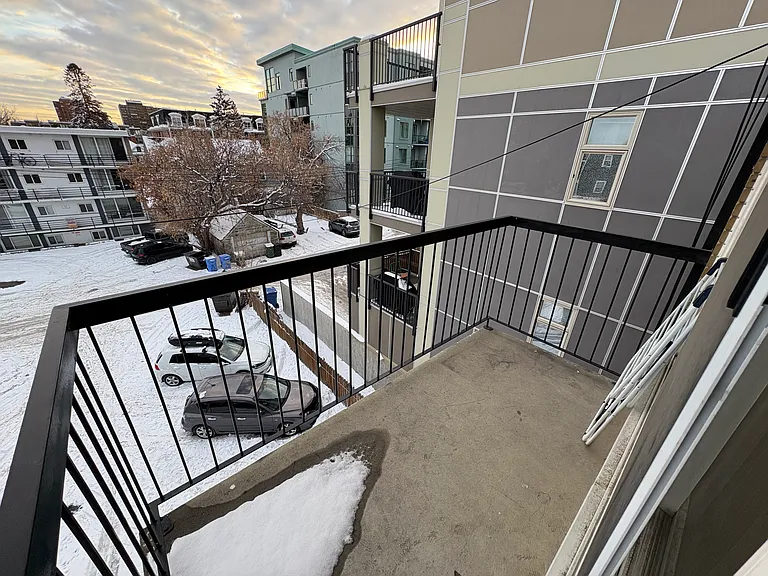 313 20th Ave SW #402 — Photo 12
