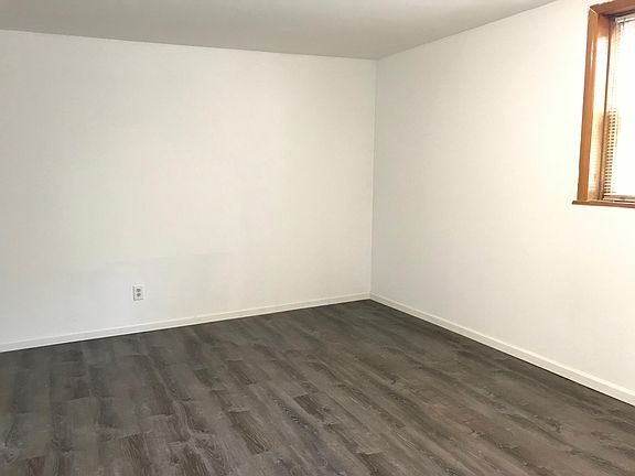 3rd image of 3601 W Wolfram St #1F