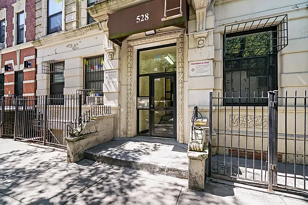 Rented by Julianna Realty Corp | media 9