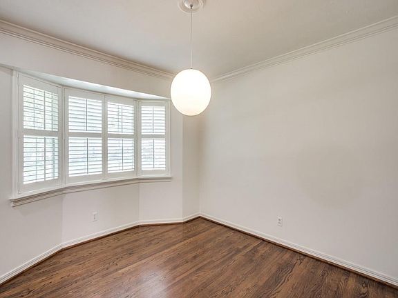 5th image of 10111 Parkford Dr