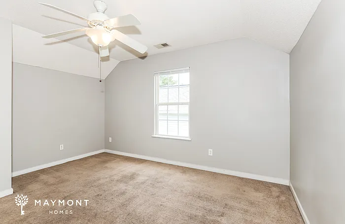 313 Denman Loop — Photo 10