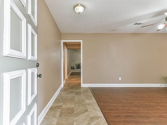 4th image of 11023 Sageberry Dr