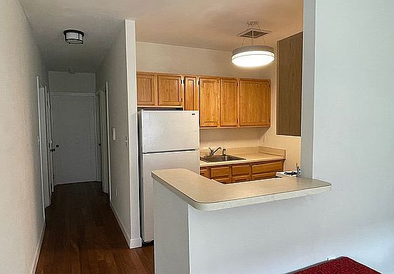 4th image of 65 E 117th St #4