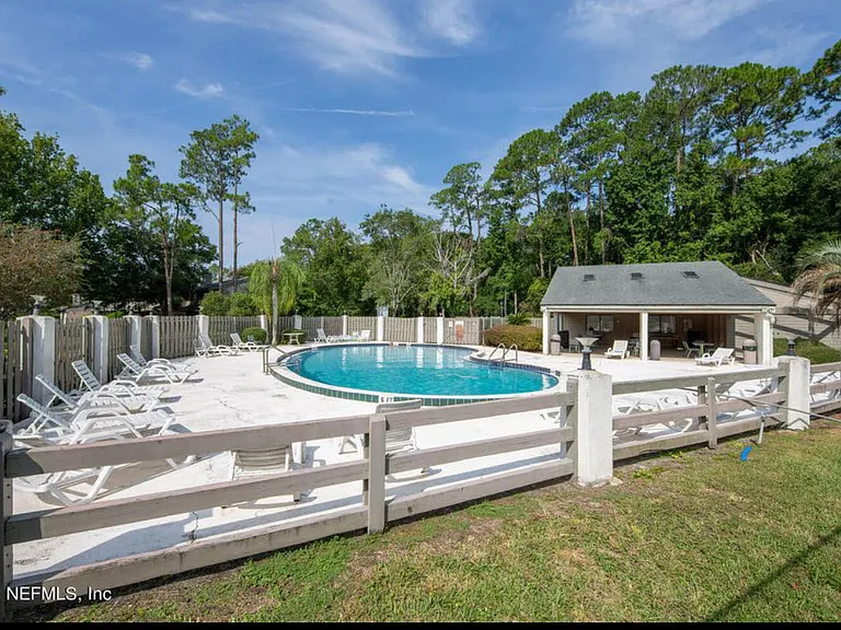 7623 Baymeadows Cir W — Photo 6